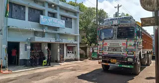 আগামীকাল বন্ধ থাকবে হিলি স্থলবন্দরের আমদানি-রপ্তানি বাণিজ্য